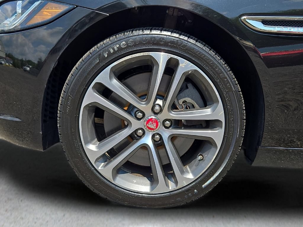 Used 2017 Jaguar XE Premium AWD/4WD image 22