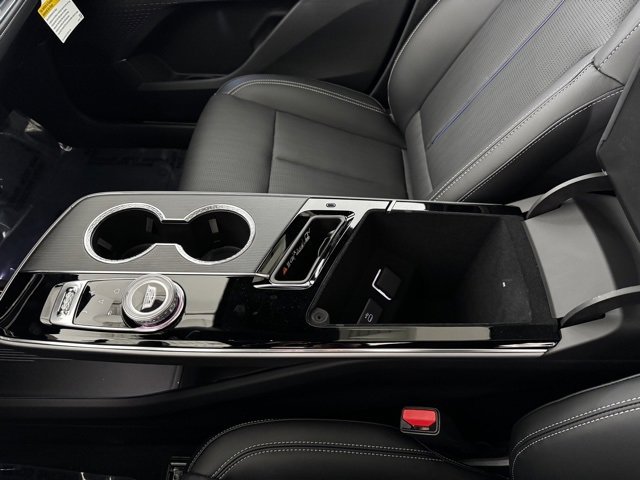 New 2025 Cadillac Lyriq Luxury image 17