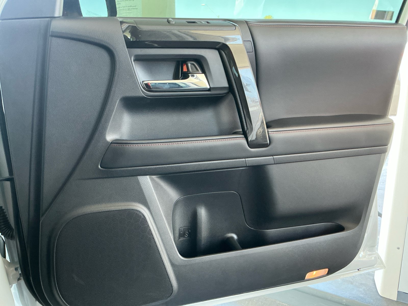 Certified 2024 Toyota 4Runner TRD Off-Road Premium w/ Moonroof Package AWD/4WD image 16