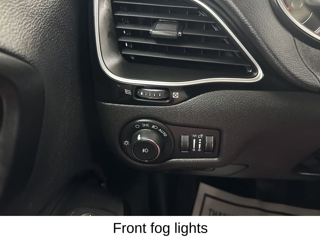 Used 2021 Jeep Cherokee Latitude Plus image 39