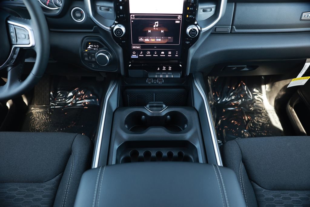 New 2026 RAM 1500 4x4 Crew Cab image 27