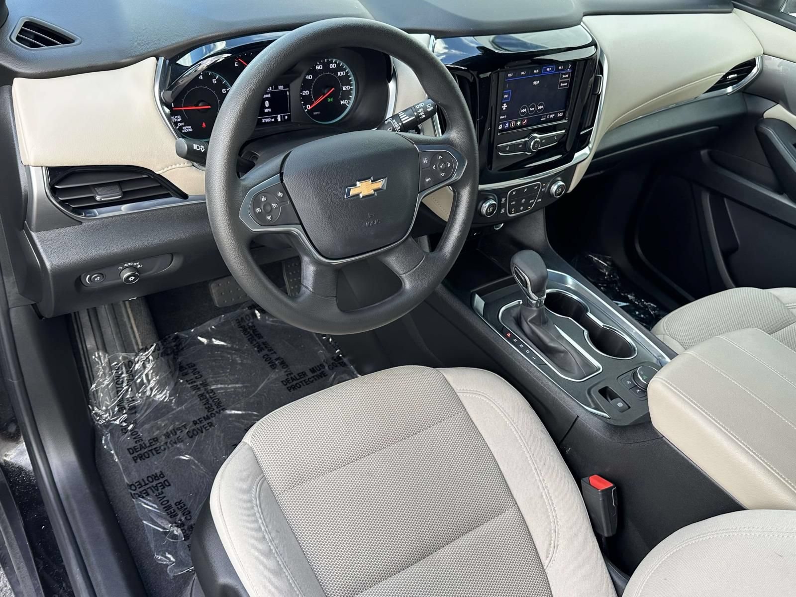 Used 2023 Chevrolet Traverse LS w/ Safety Package FWD image 9
