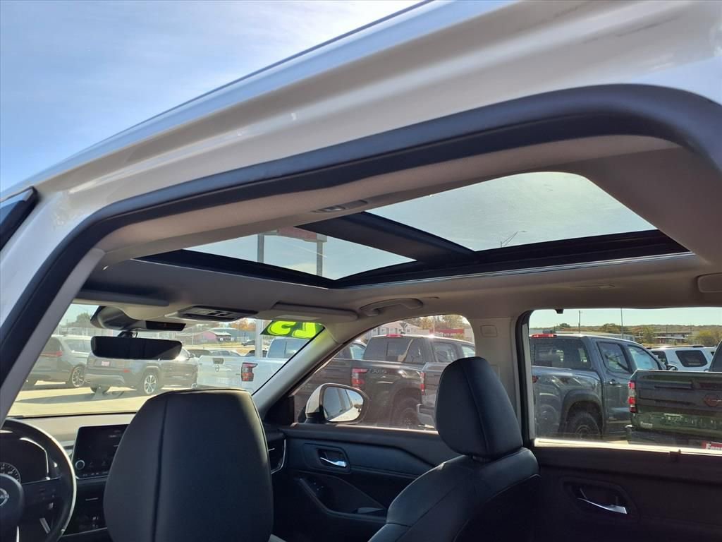 Certified 2023 Nissan Rogue SV w/ SV Premium Package image 12