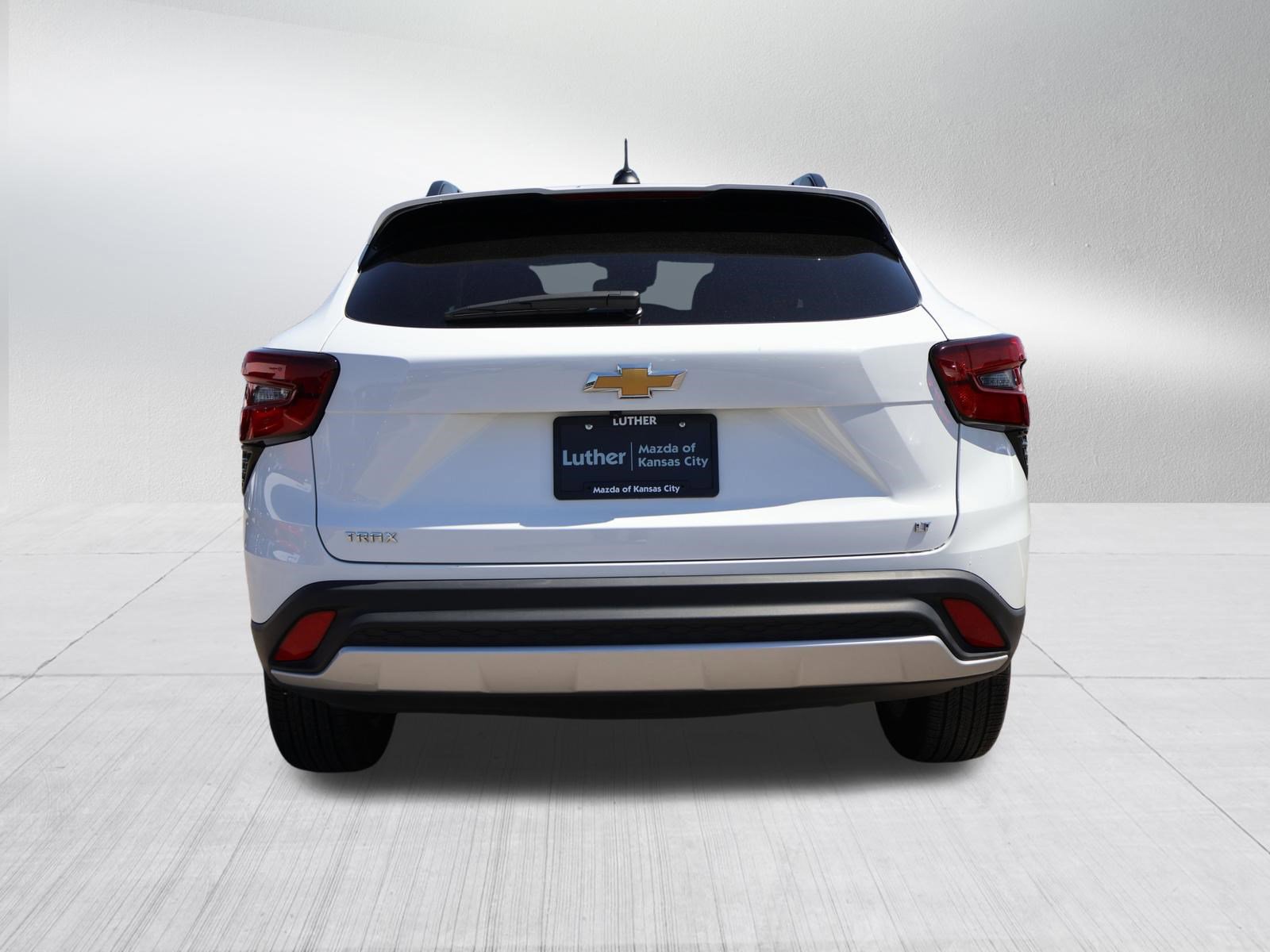 Used 2025 Chevrolet Trax LT w/ LT Convenience Package FWD image 5