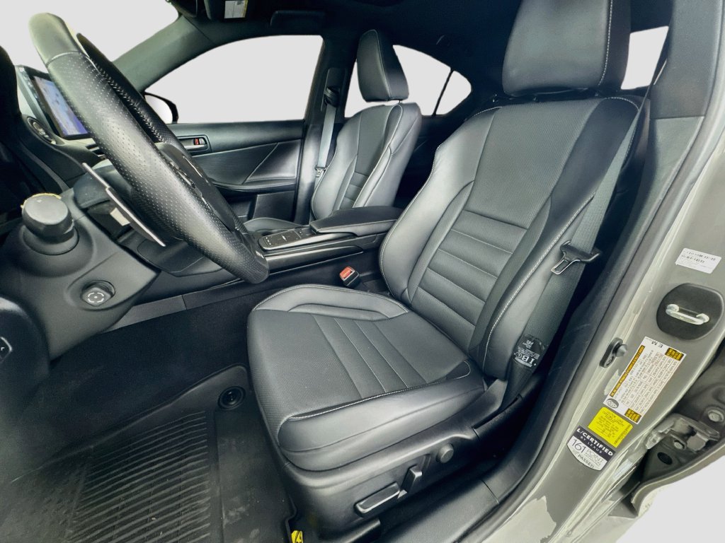 Used 2024 Lexus IS 500 RWD image 12