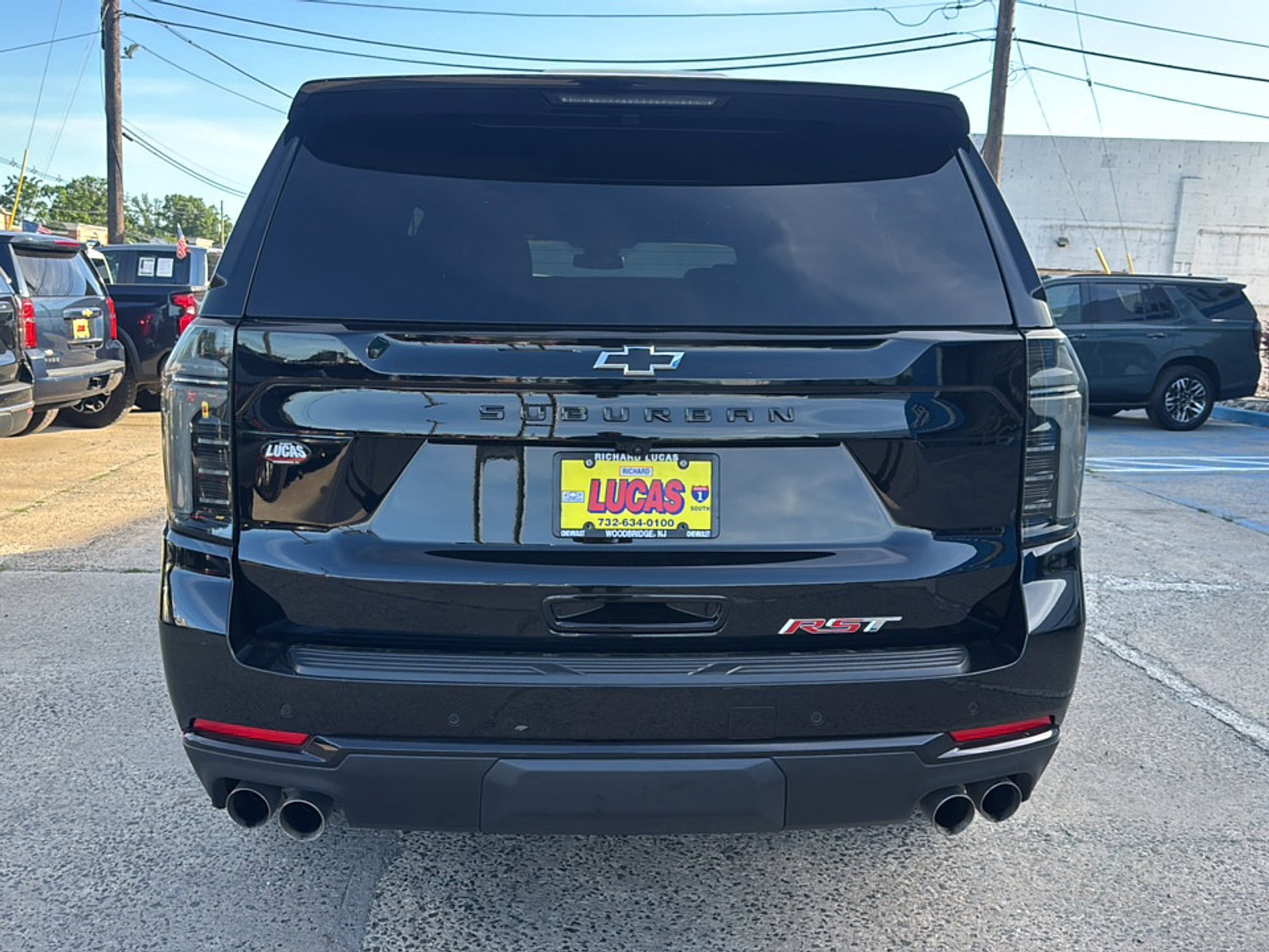 Used 2025 Chevrolet Suburban RST w/ Comfort Package AWD/4WD image 6