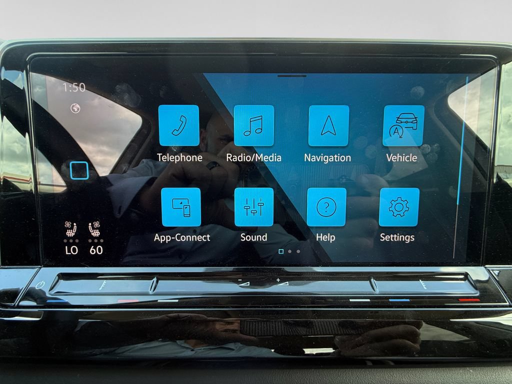 Used 2025 Volkswagen Atlas SE AWD/4WD image 25