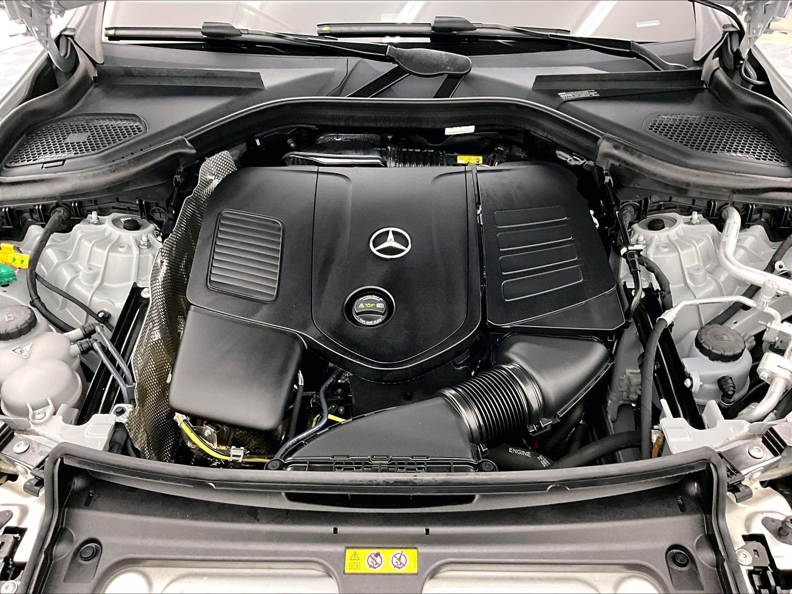 Certified 2025 Mercedes-Benz GLC 350e 4MATIC image 9