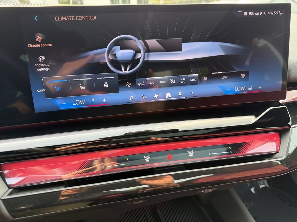 Certified 2025 BMW 550e xDrive w/ Executive Package AWD/4WD image 24