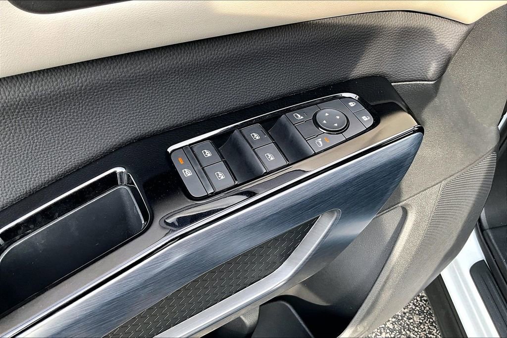 Used 2025 Nissan Pathfinder SL image 51