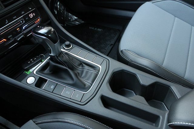 New 2026 Volkswagen Jetta SE FWD image 18