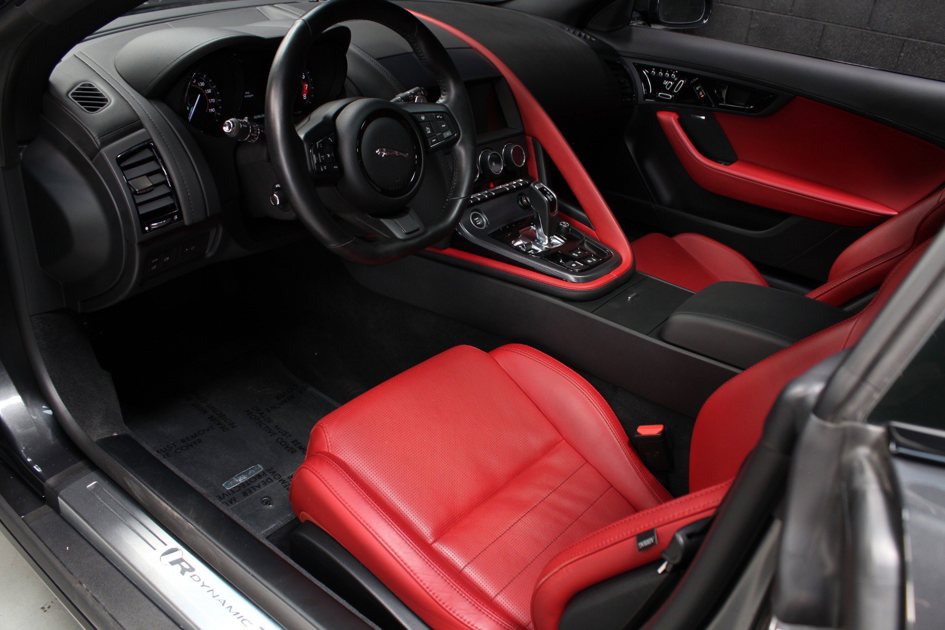 Used 2020 Jaguar F-TYPE R-Dynamic image 36