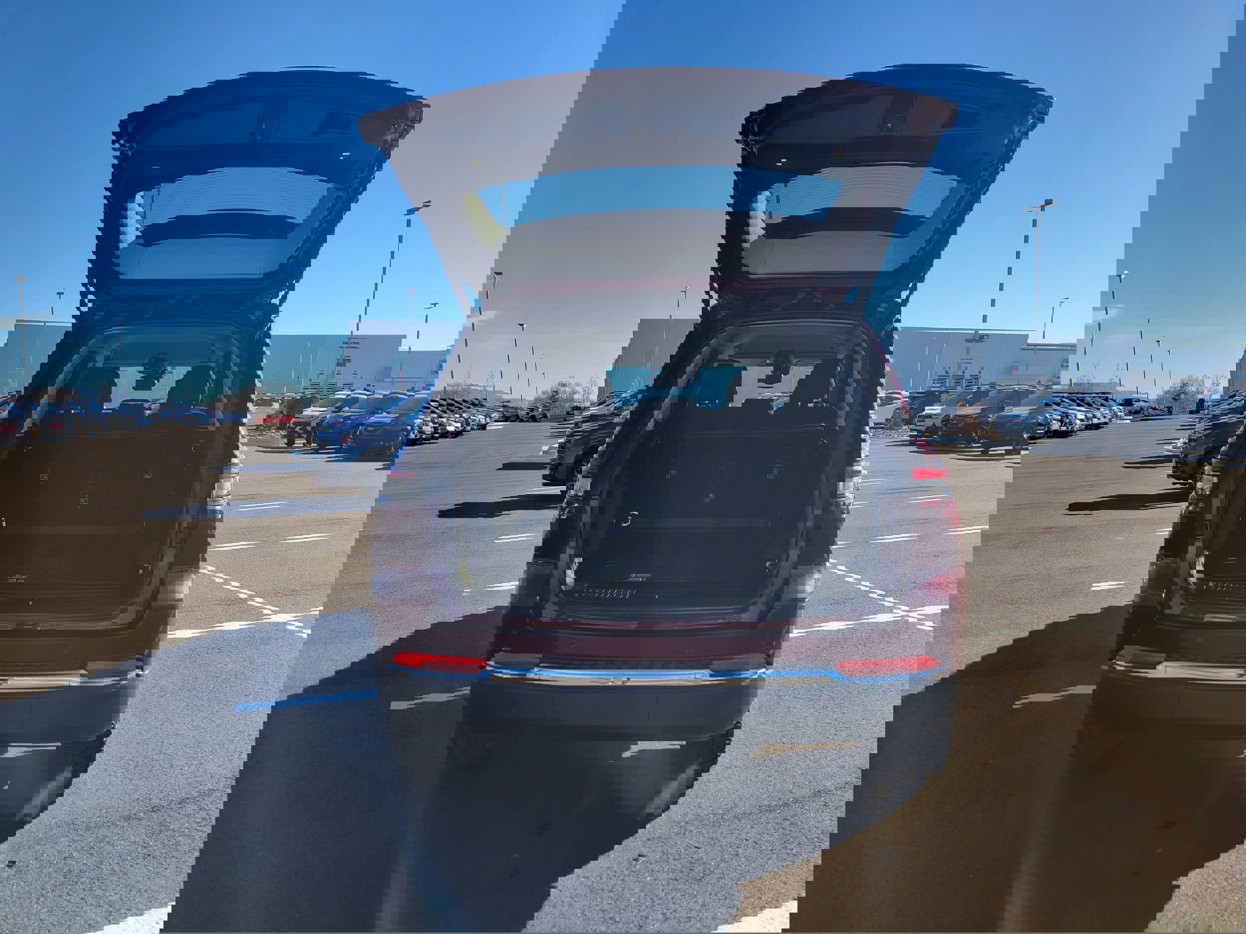 Used 2023 Jeep Grand Cherokee Laredo w/ Luxury Tech Group I image 11