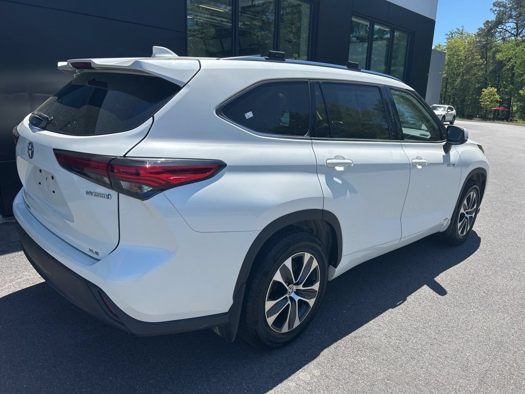 Used 2020 Toyota Highlander XLE AWD/4WD image 5