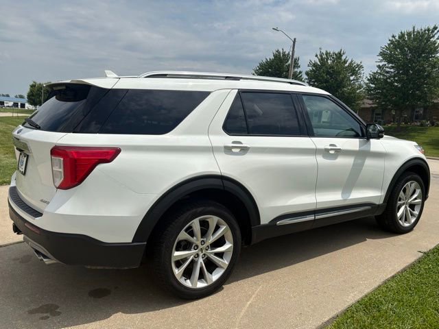 Used 2023 Ford Explorer Platinum w/ Technology Package AWD/4WD image 4