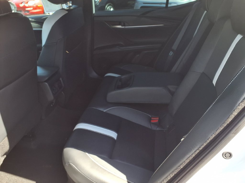 Used 2025 Toyota Camry SE FWD image 21