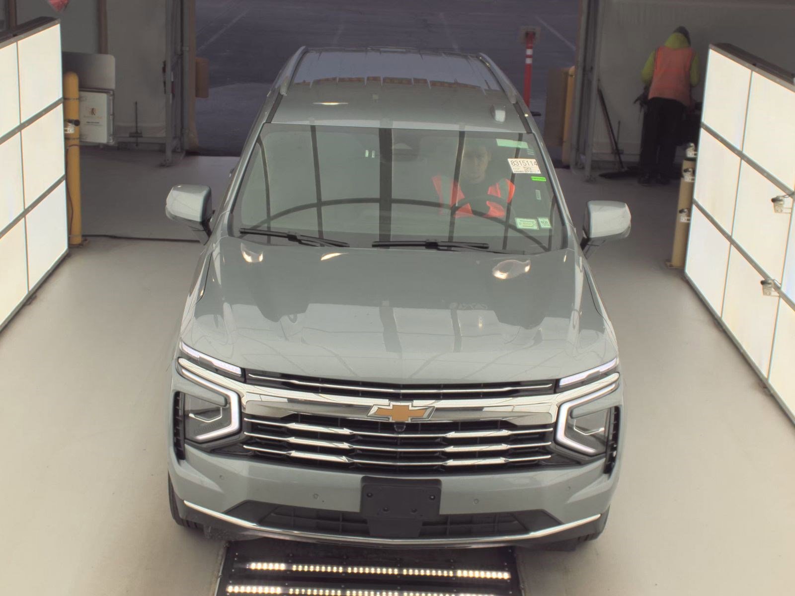 Used 2025 Chevrolet Tahoe LT AWD/4WD image 2