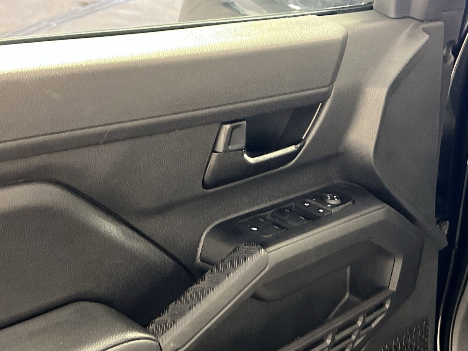 Used 2024 Toyota Tacoma SR5 AWD/4WD image 16
