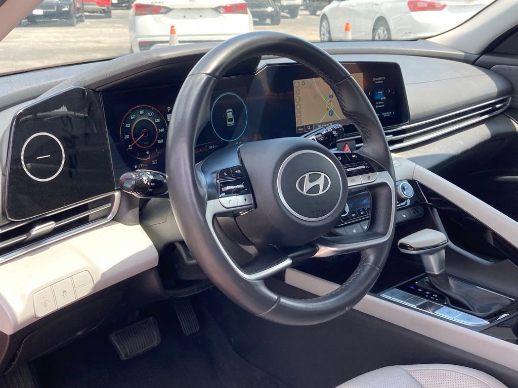 Used 2024 Hyundai Elantra Limited FWD image 9