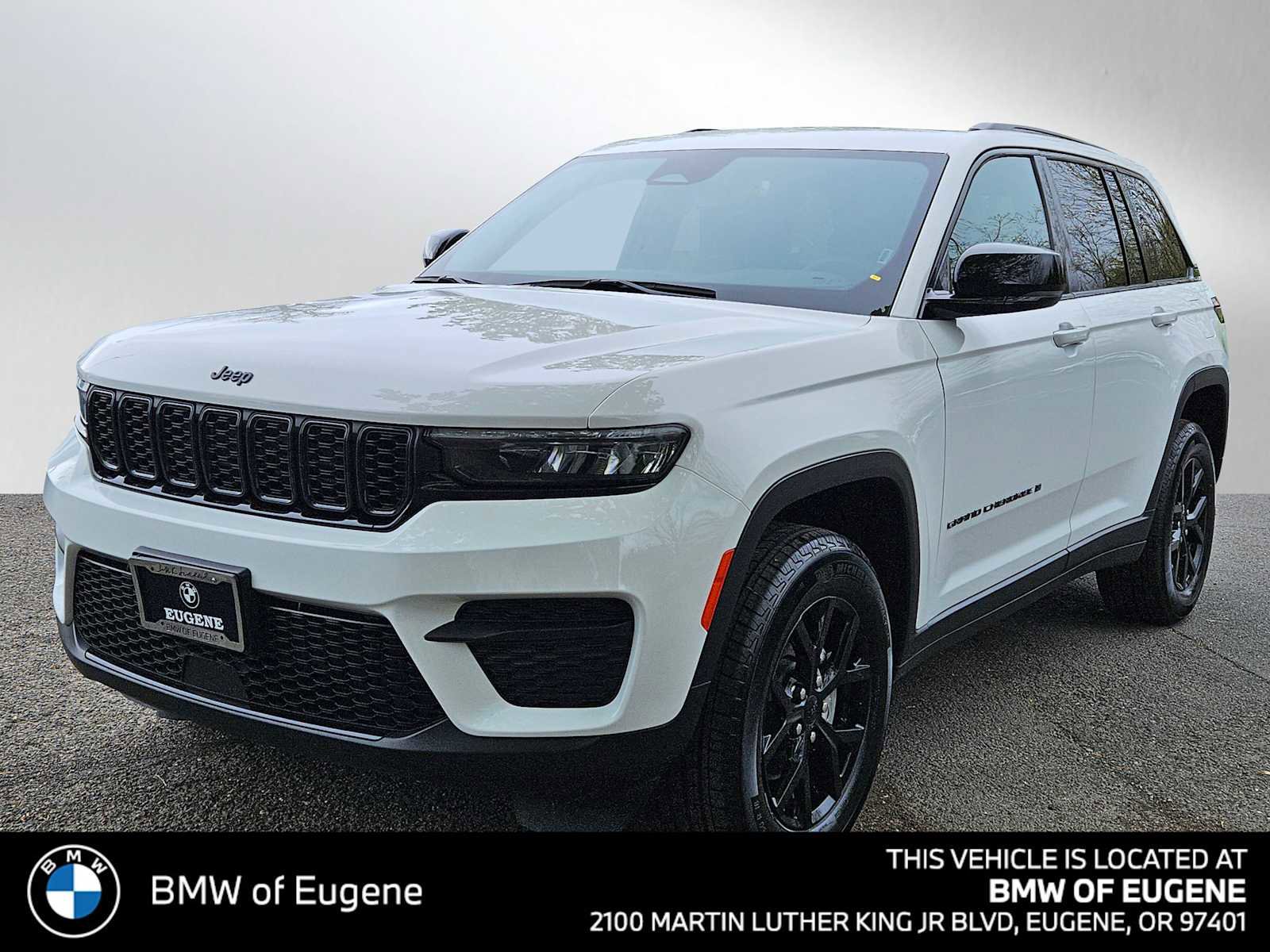 Used 2024 Jeep Grand Cherokee Altitude image 7