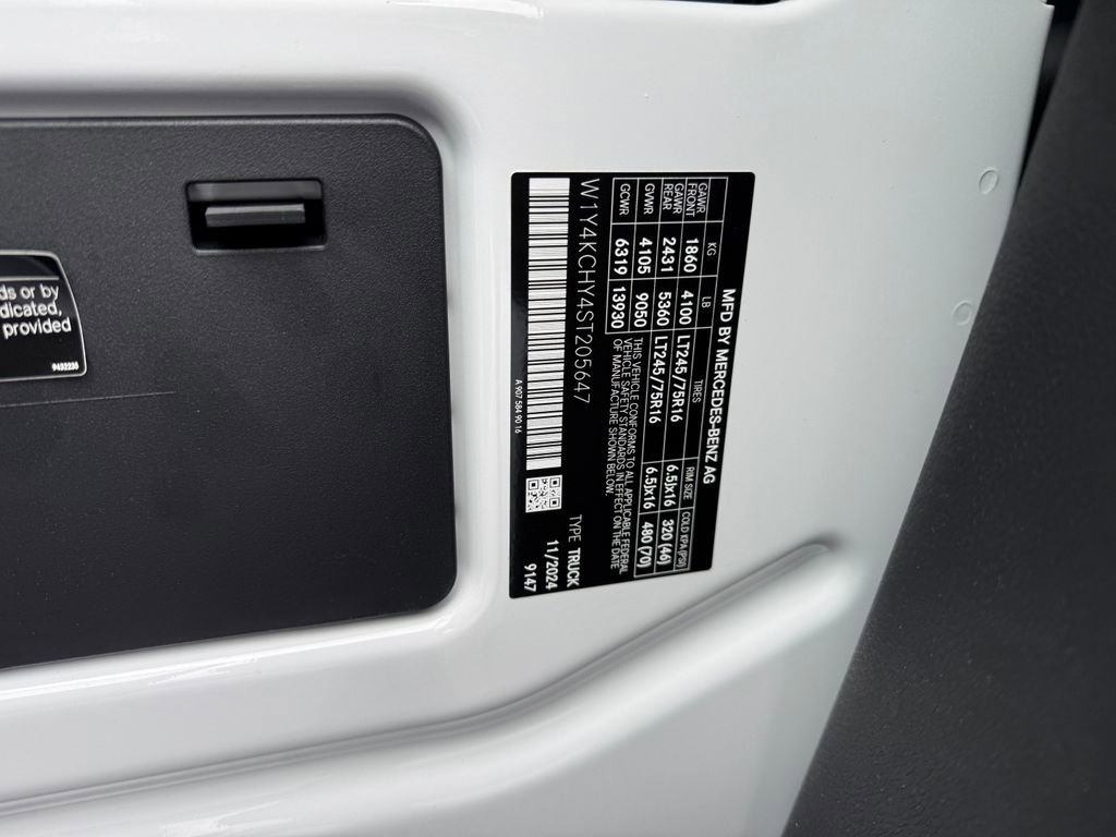 Used 2025 Mercedes-Benz Sprinter 2500 image 30