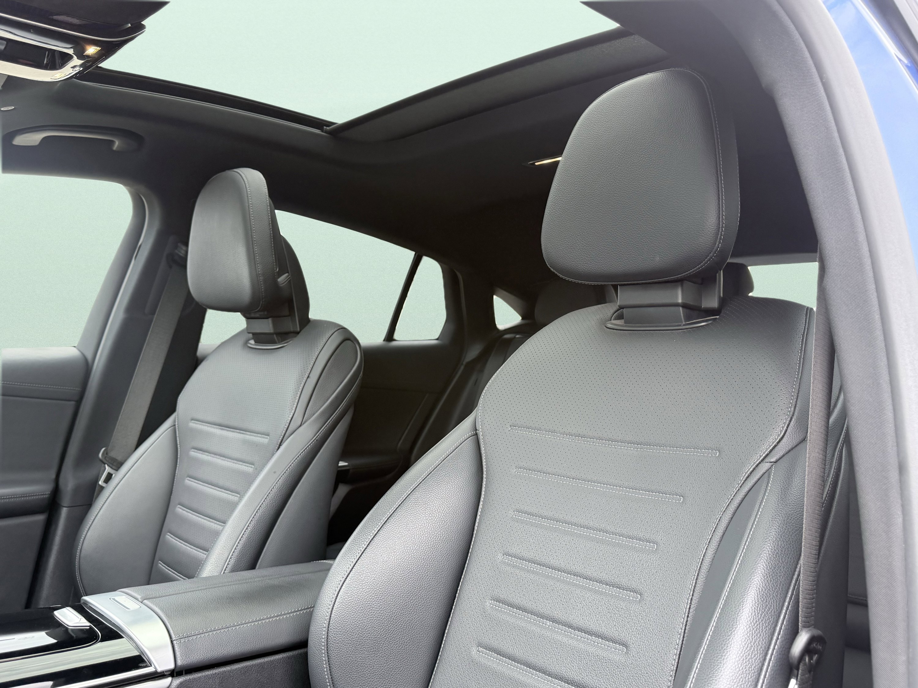 Used 2024 Mercedes-Benz GLC 300 4MATIC w/ AMG Line image 28