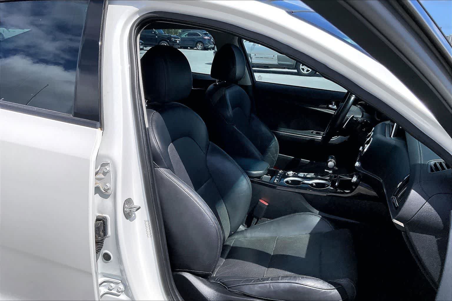 Used 2018 Kia Stinger Premium RWD image 13