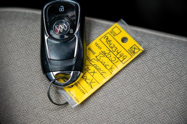 Used 2021 Buick Encore GX Preferred image 35