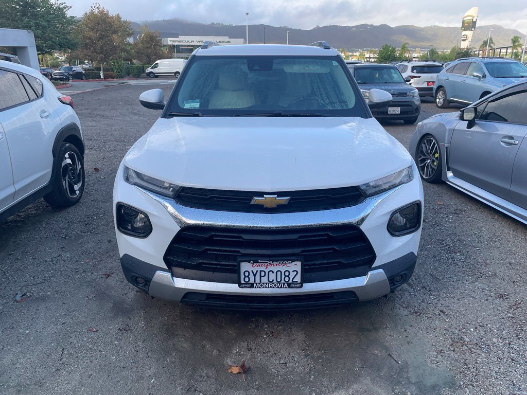 Used 2022 Chevrolet TrailBlazer LT FWD image 2