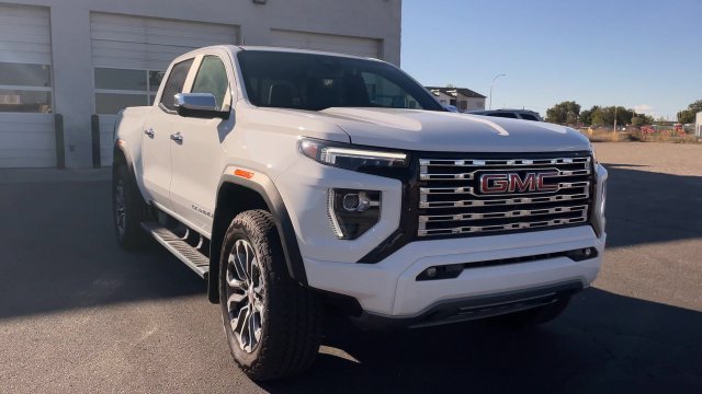 Used 2026 GMC Canyon Denali AWD/4WD image 4