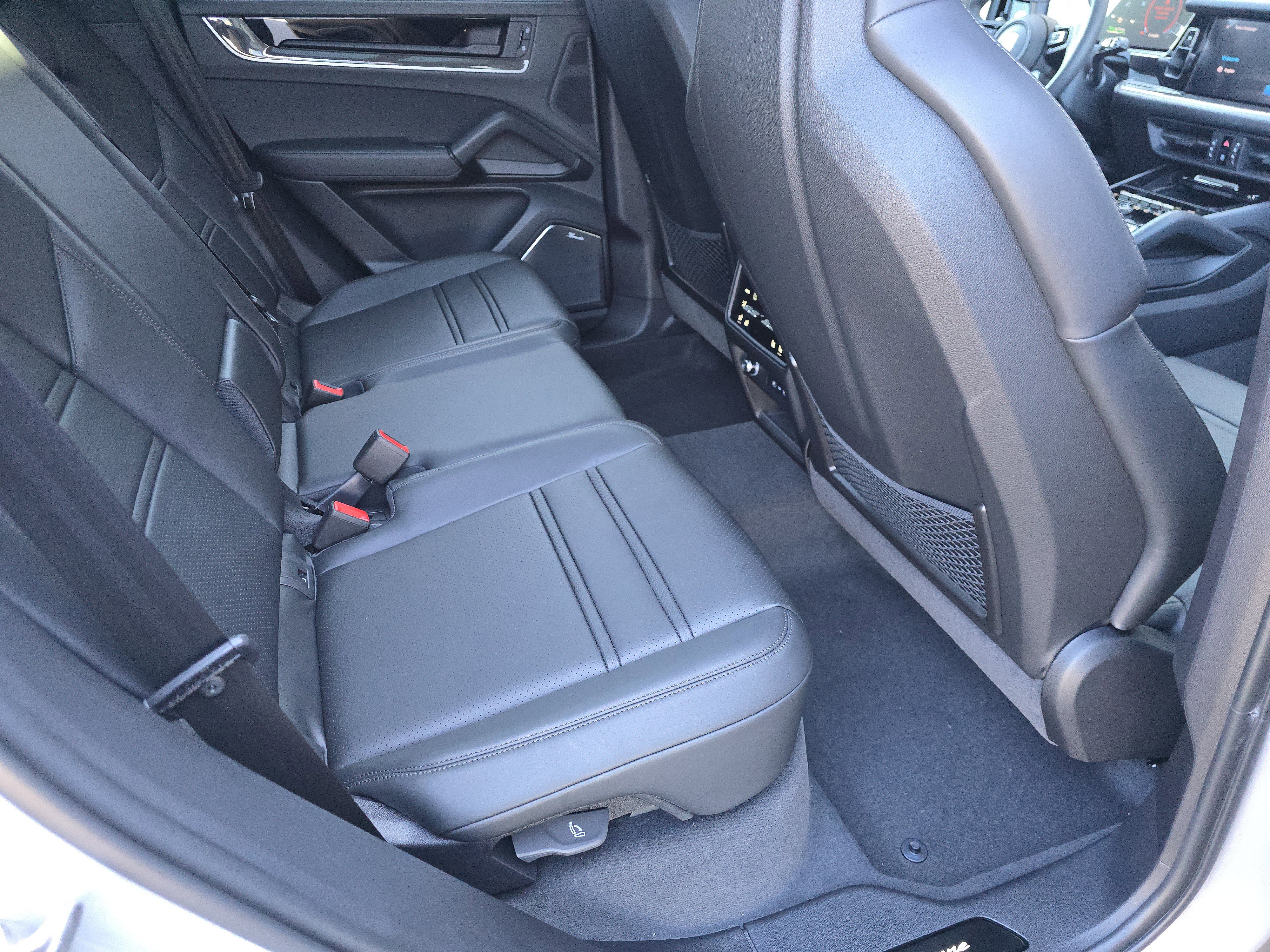 New 2026 Porsche Cayenne Turbo image 14