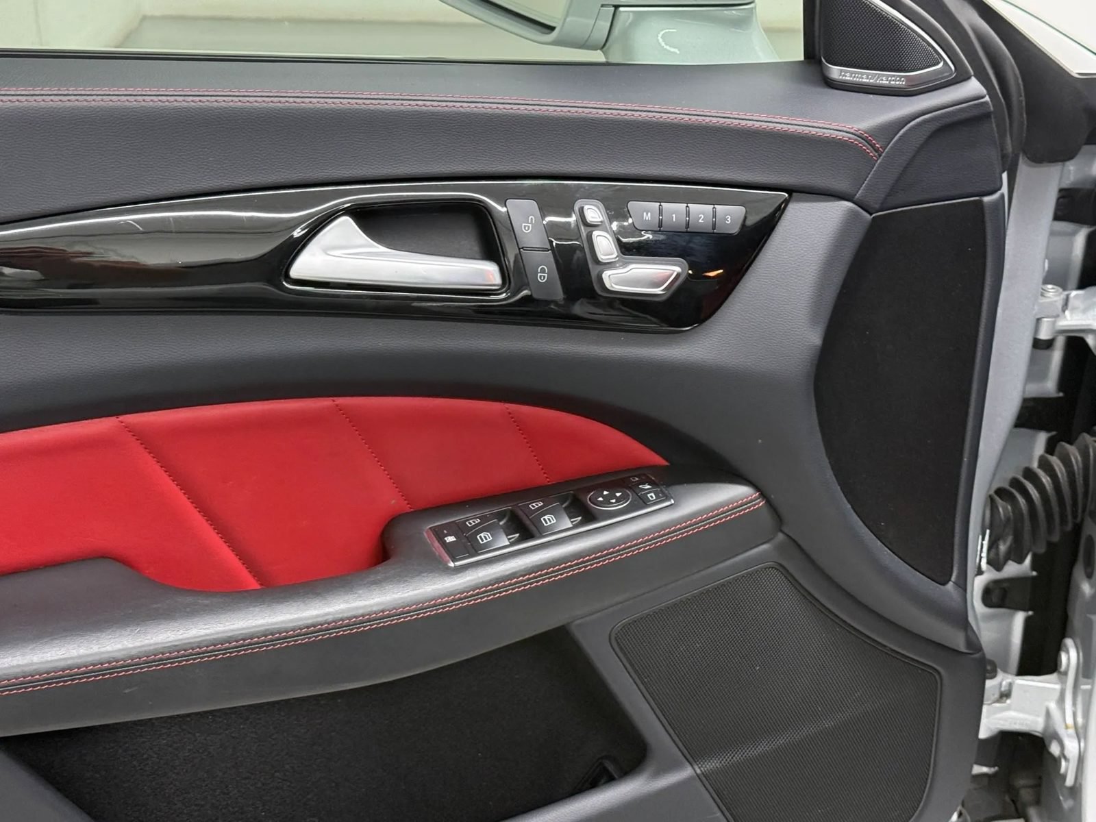 Used 2015 Mercedes-Benz CLS 400 image 35