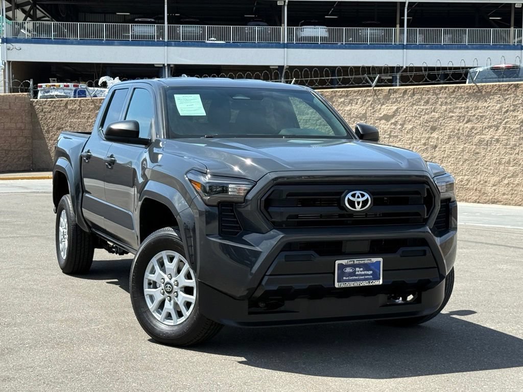 Used 2025 Toyota Tacoma SR RWD image 3