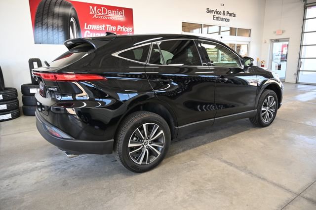 Used 2022 Toyota Venza LE AWD/4WD image 5
