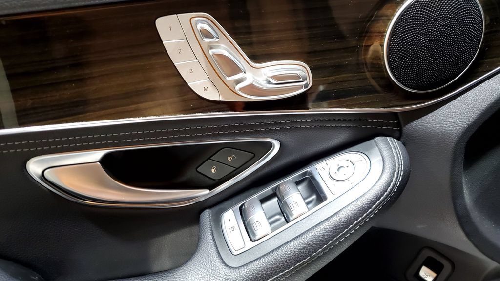 Used 2016 Mercedes-Benz C 300 Sedan image 44