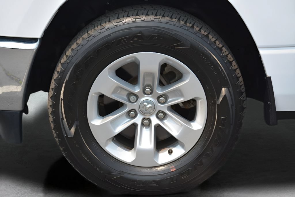 Used 2023 RAM 1500 Laramie AWD/4WD image 34