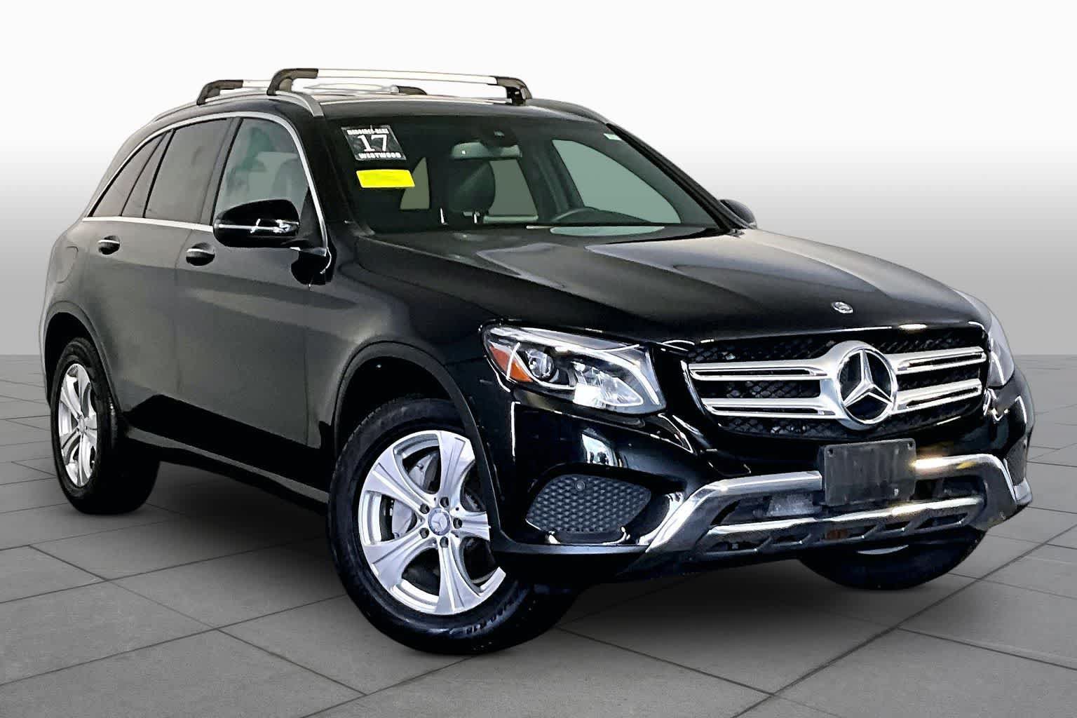 Used 2017 Mercedes-Benz GLC 300 4MATIC image 3