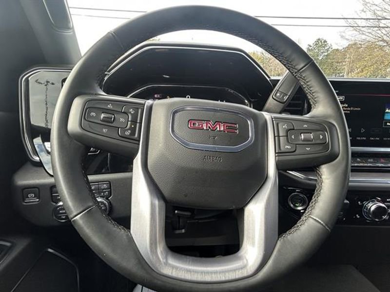 Used 2025 GMC Sierra 1500 SLT AWD/4WD image 13