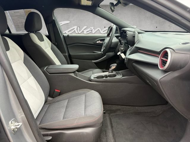 Used 2024 Chevrolet Trax RS FWD image 24
