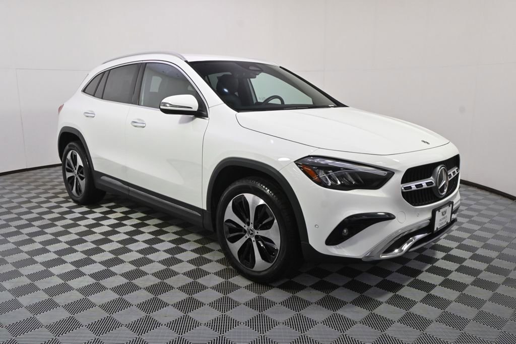 Used 2025 Mercedes-Benz GLA 250 4MATIC image 9