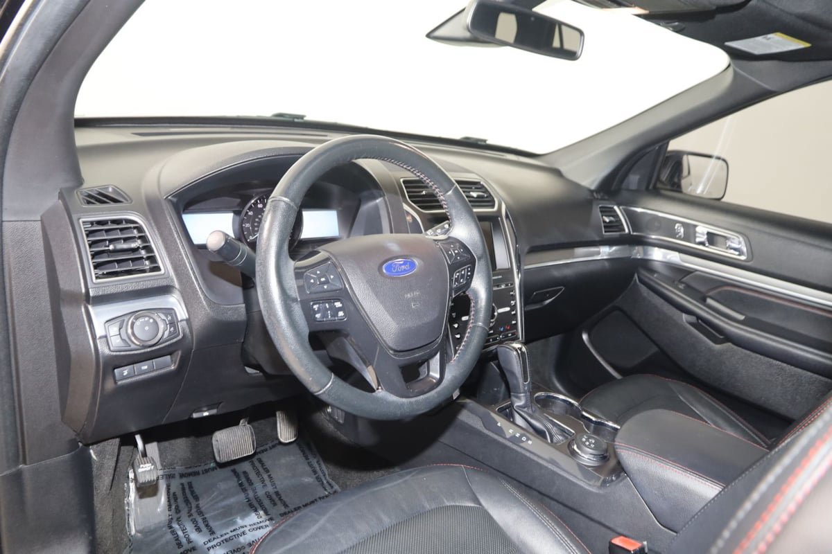 Used 2018 Ford Explorer Sport w/ Equipment Group 401A AWD/4WD image 28
