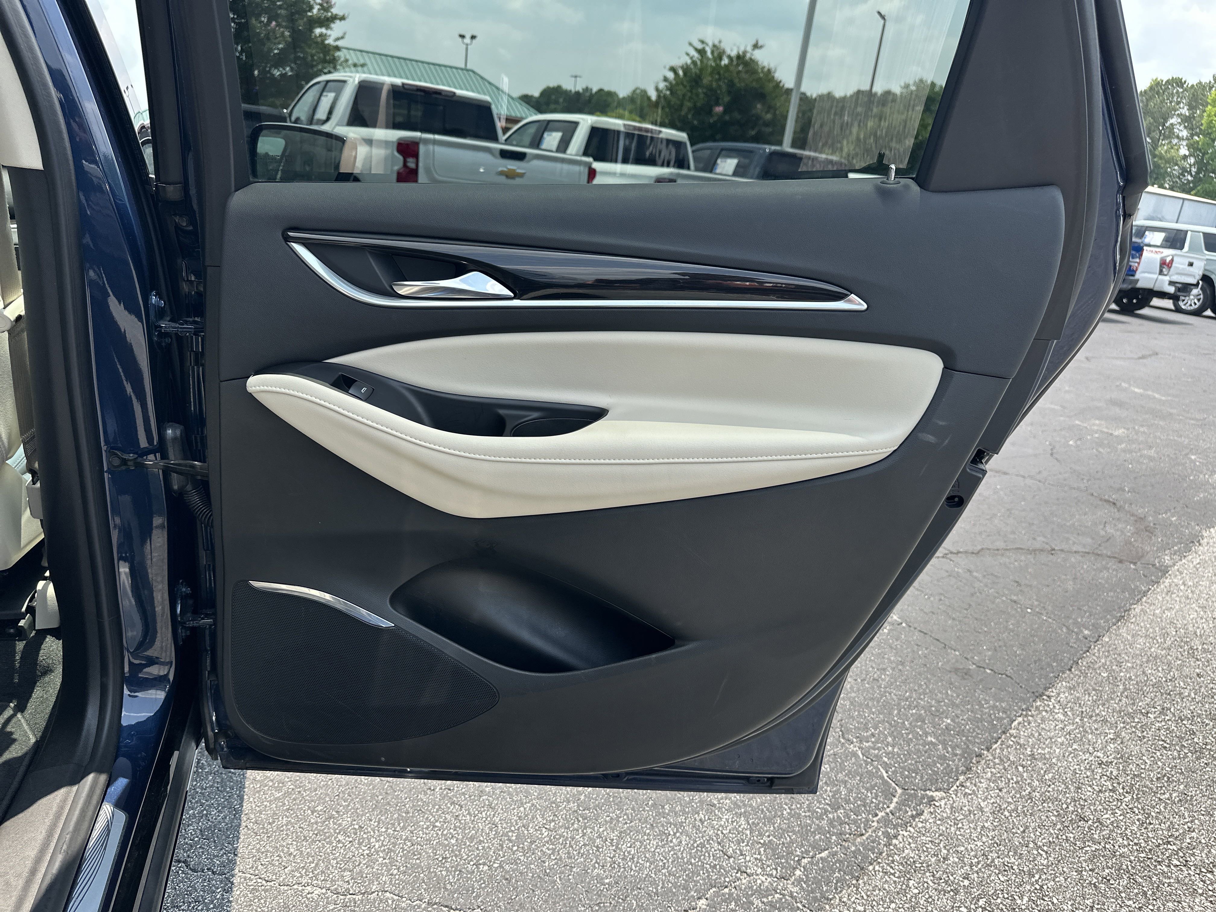 Used 2023 Buick Enclave Premium w/ Experience Buick Package image 17