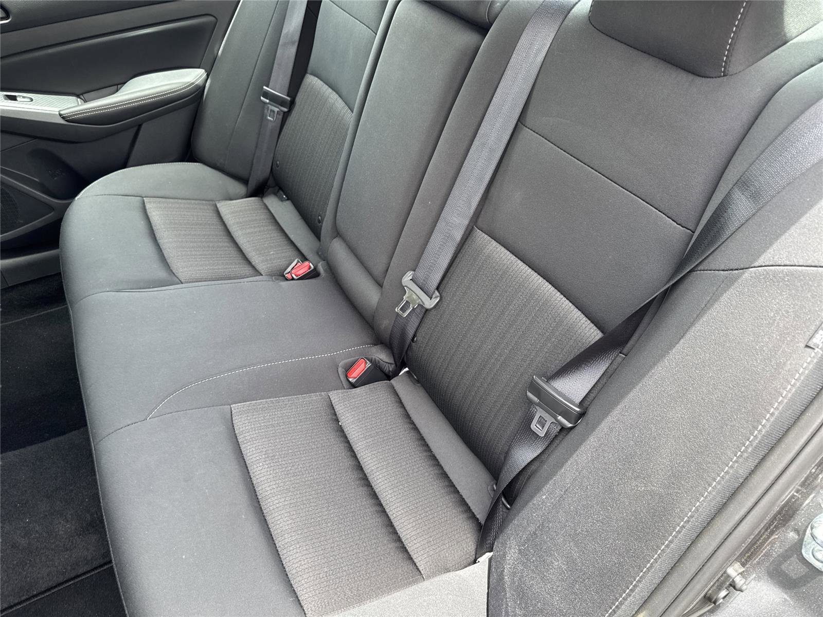 Used 2025 Nissan Altima 2.5 SV FWD image 30