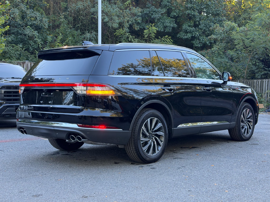 New 2026 Lincoln Aviator AWD image 5
