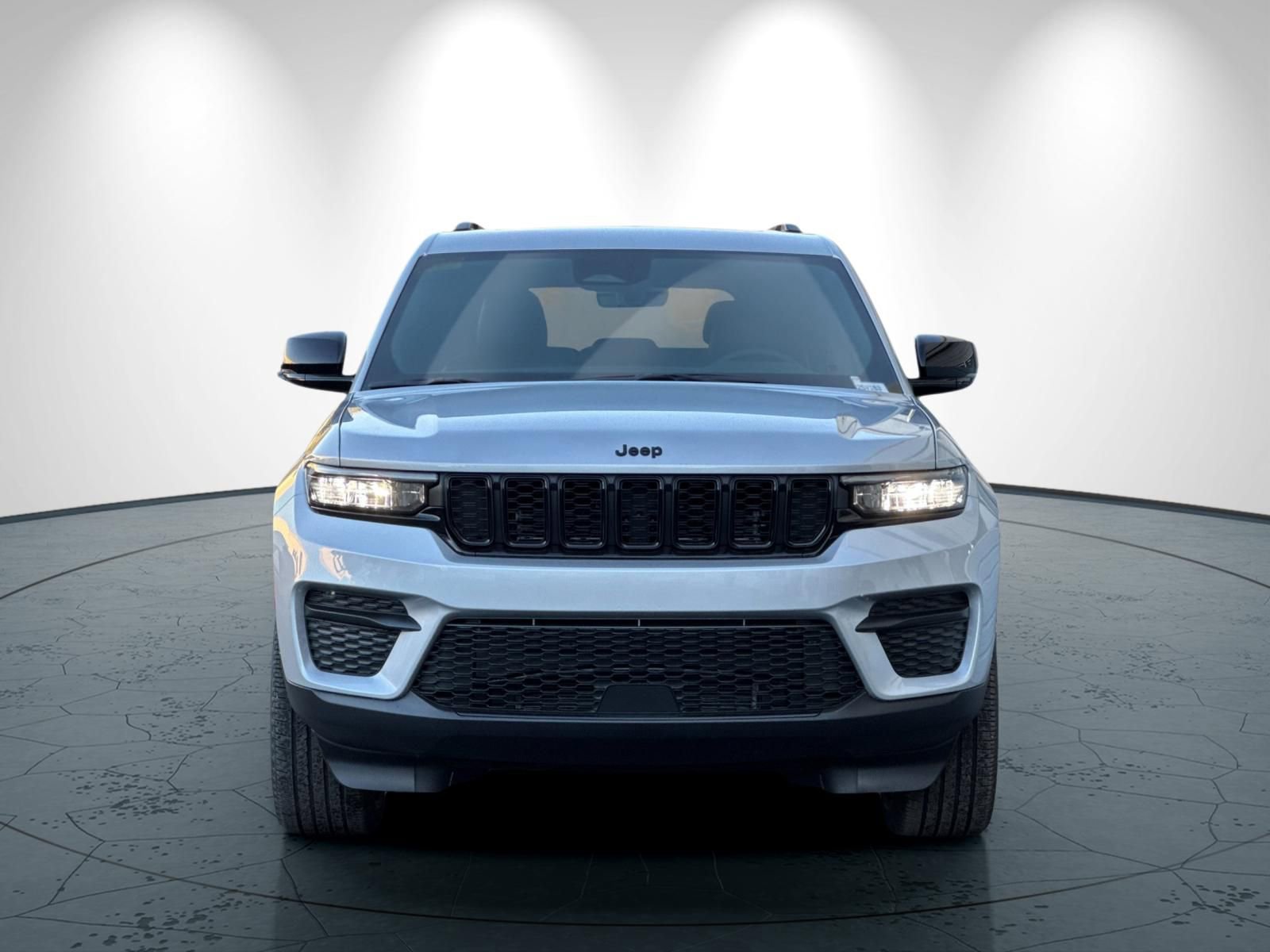 New 2025 Jeep Grand Cherokee Altitude w/ Trailer Tow Package image 9