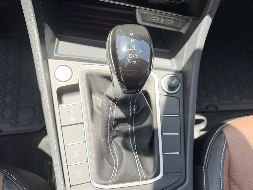 Used 2025 Volkswagen Jetta SEL FWD image 23