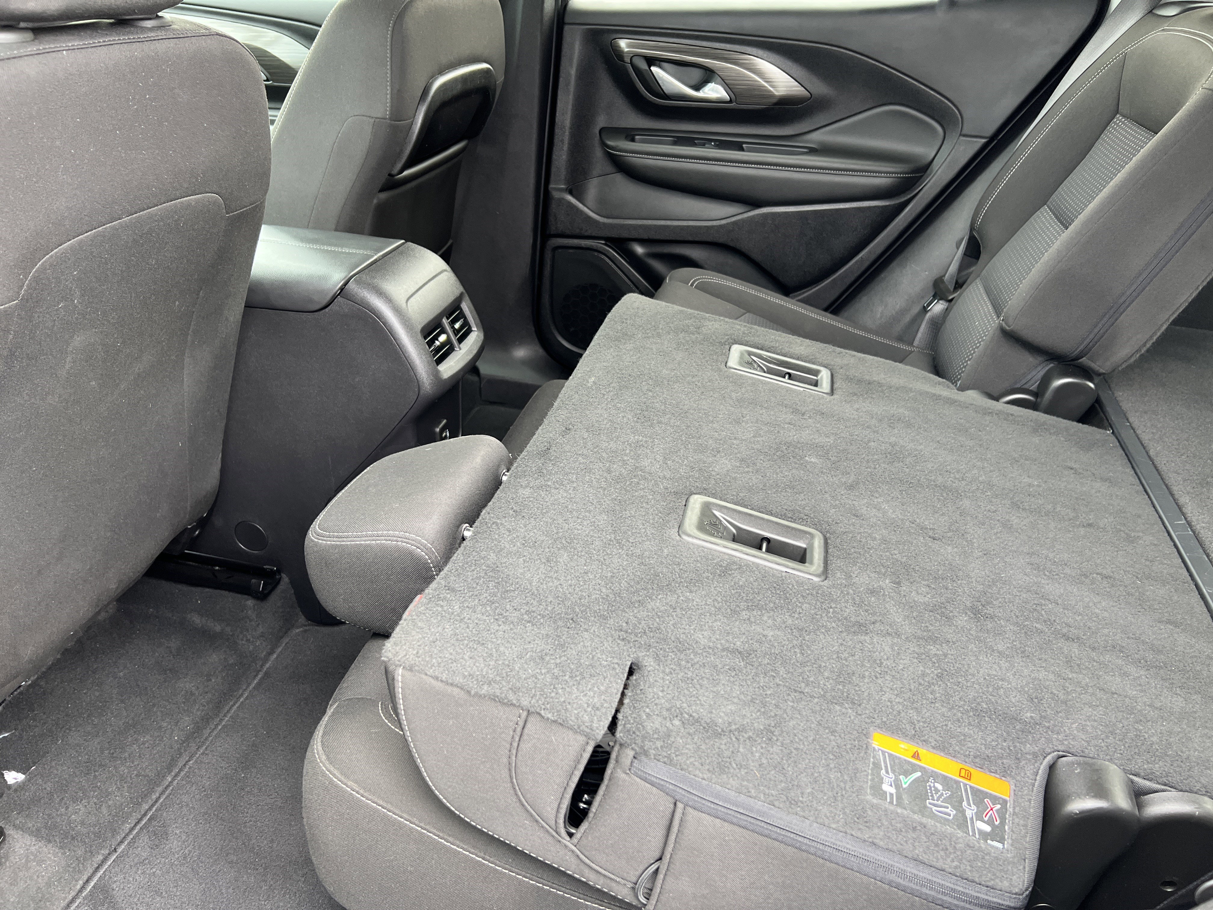 Used 2024 GMC Terrain SLE AWD/4WD image 17