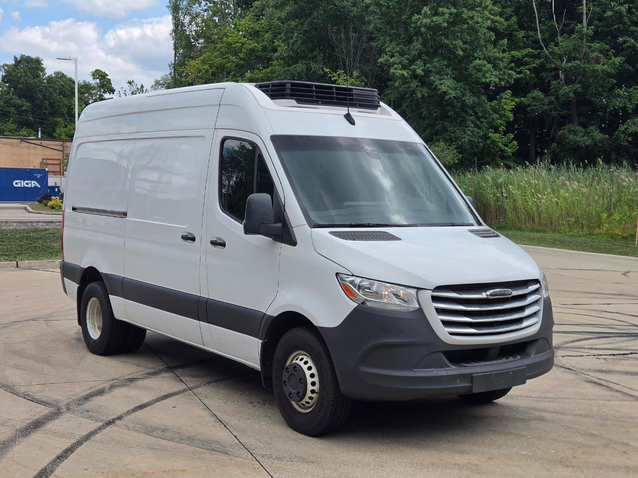 Used 2019 Freightliner Sprinter 144 RWD image 7