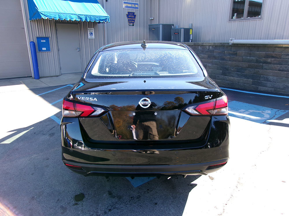 Used 2021 Nissan Versa SV FWD image 6