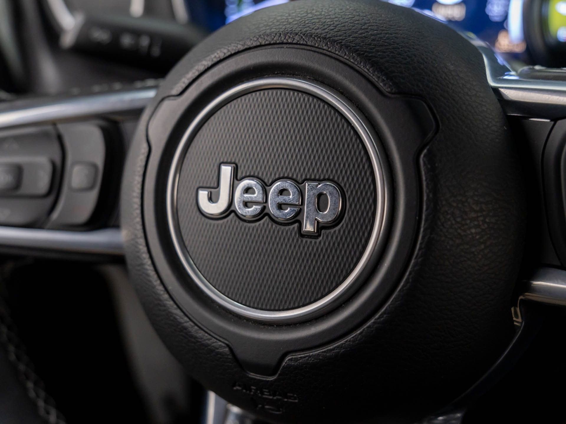 Used 2022 Jeep Wrangler Unlimited Sahara w/ Cold Weather Group image 25